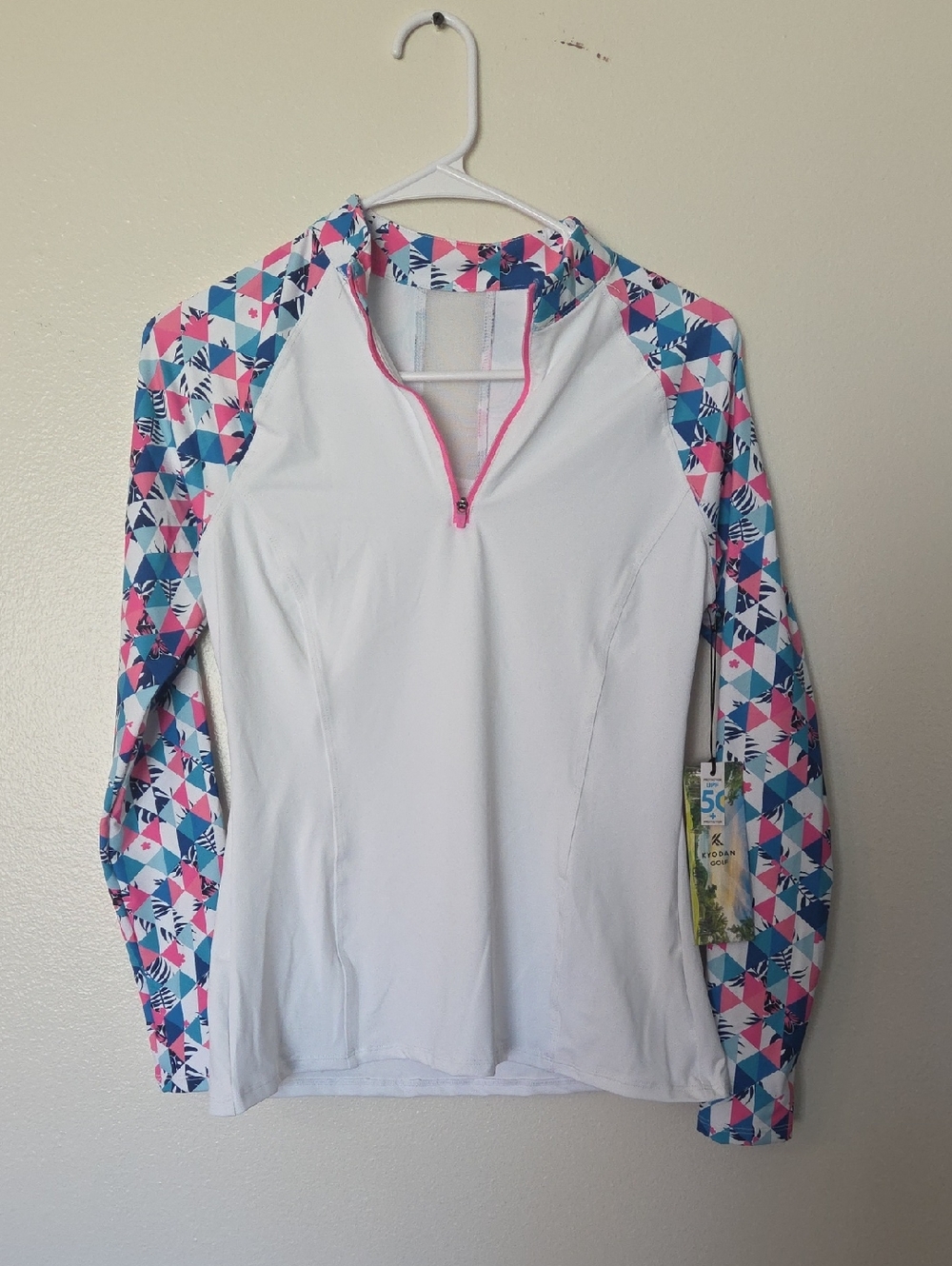 Kyodan Golf White with Pink & Blue Geometric Sleeves
